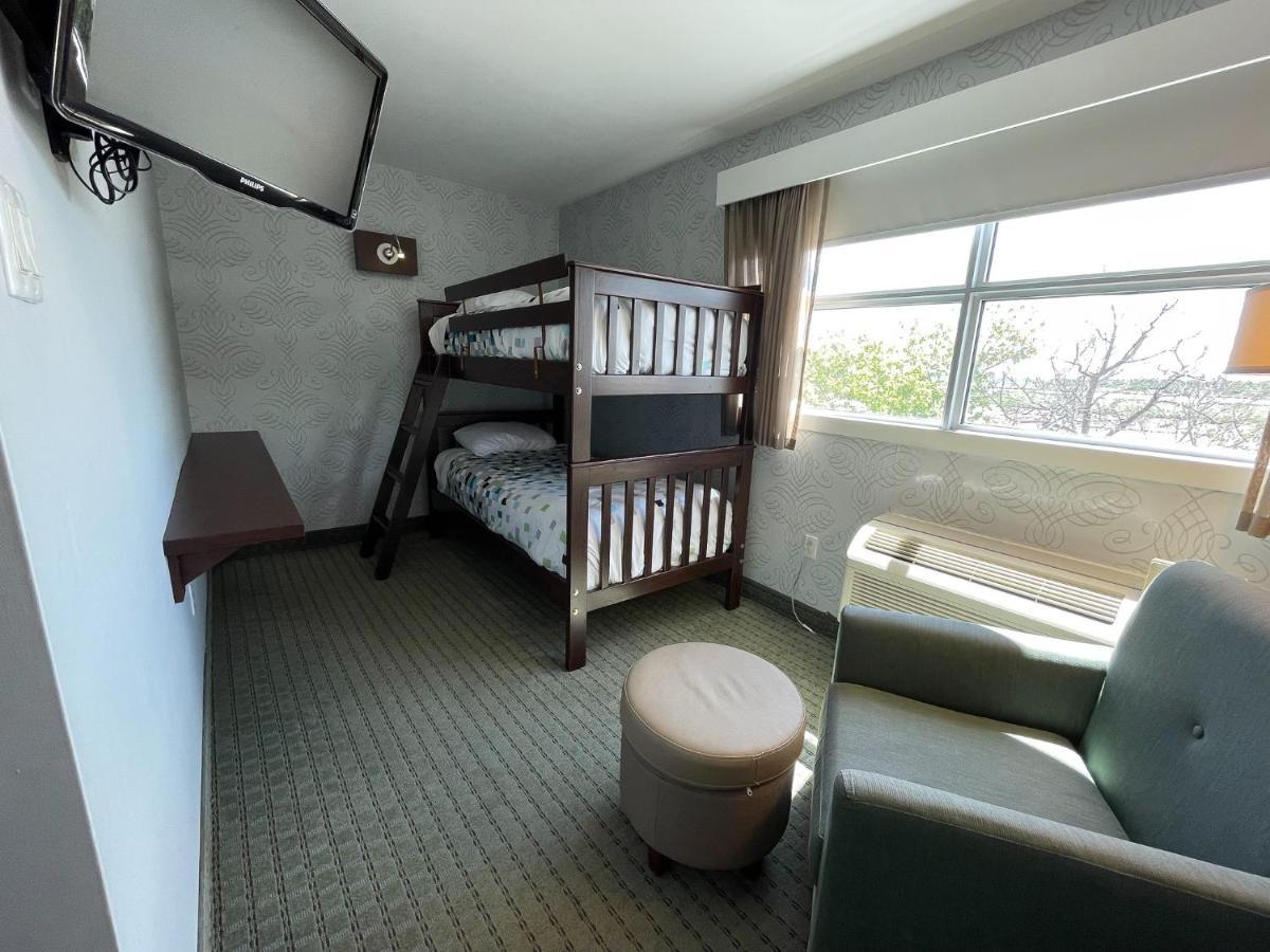 Rodd Moncton Hotel Bagian luar foto