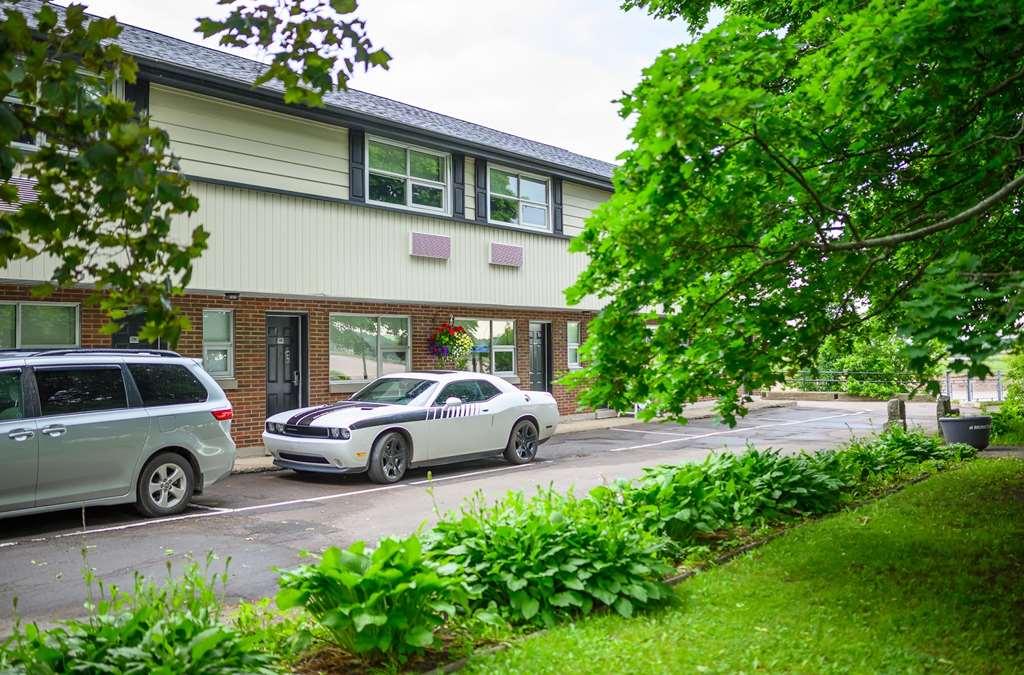 Rodd Moncton Hotel Bagian luar foto